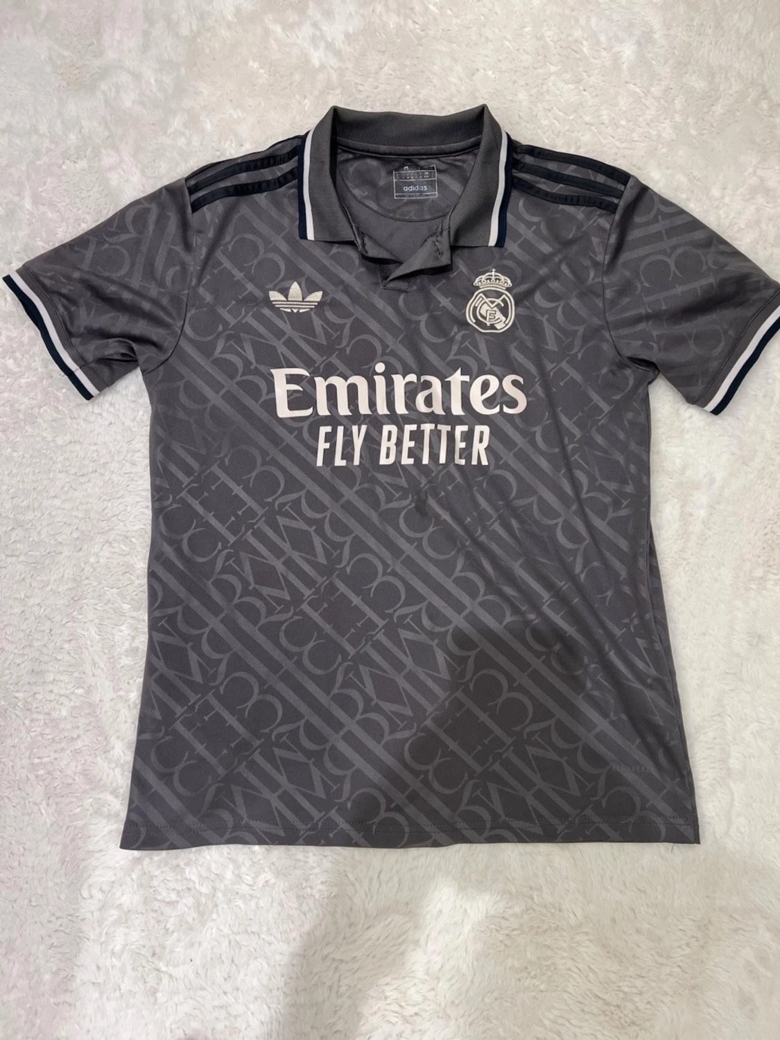 Grå Real Madrid Adidas tröja