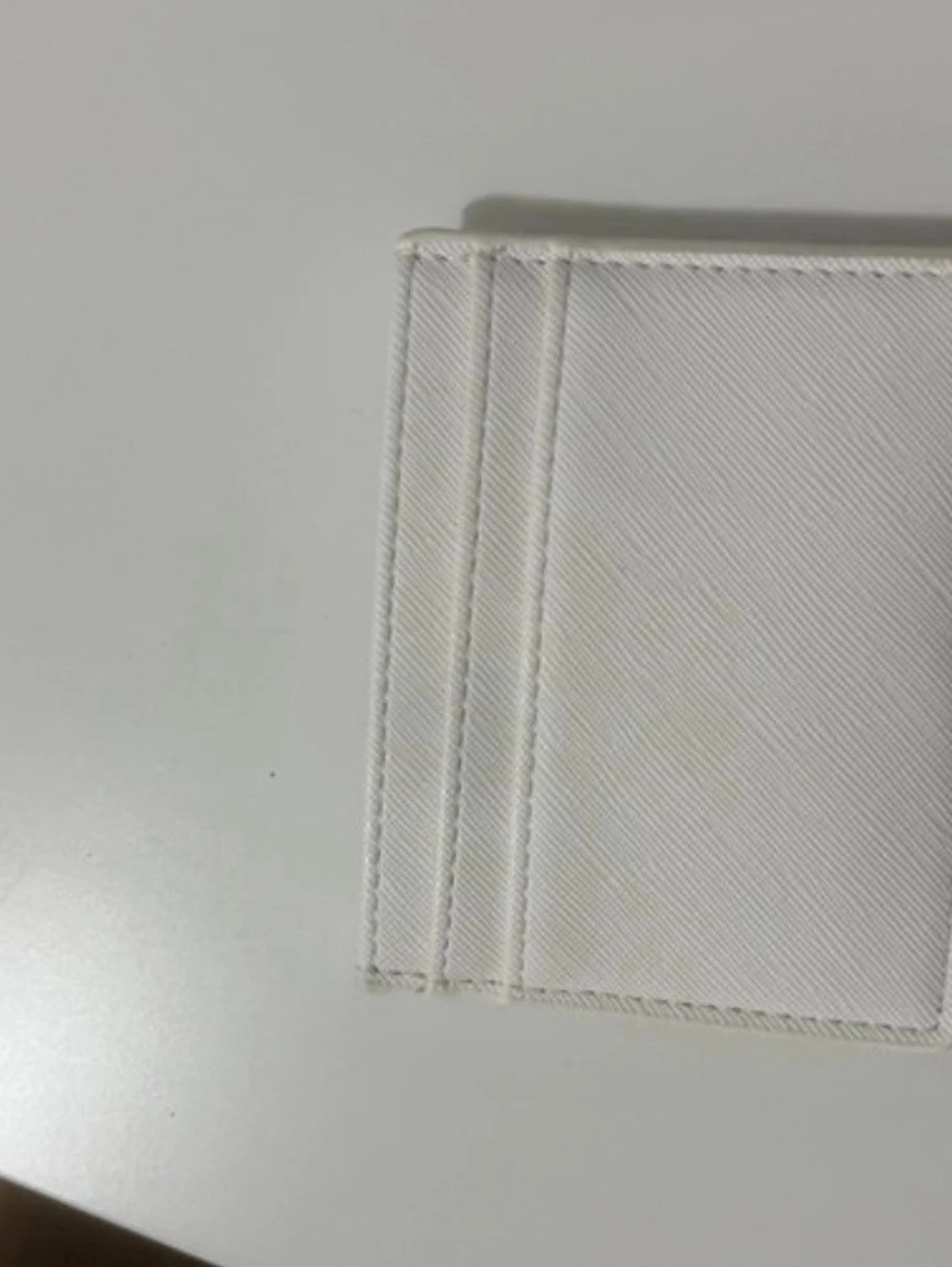 Vit kortfodral från Prada - 3