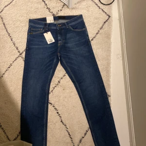 Mörkblå Tiger of sweden jeans - Mörk blå helt nya par Tiger of sweden Jeans äkta säljs ändast för 450kr