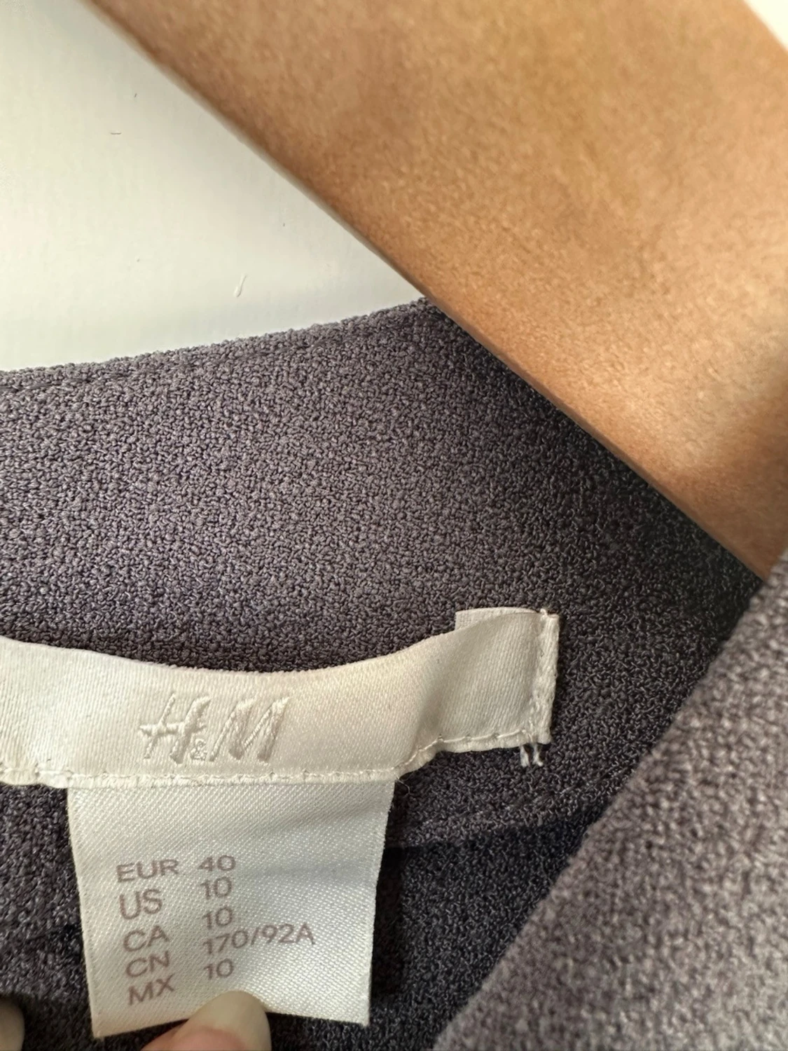 Grå H&M klänning, storlek 40 - 3
