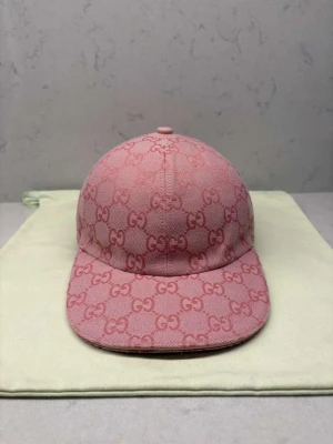 GG keps - Helt ny rosa GG keps I storlek S-M, perfekt keps att ha till våren o sommaren, dustbag samt tags medföljer 
