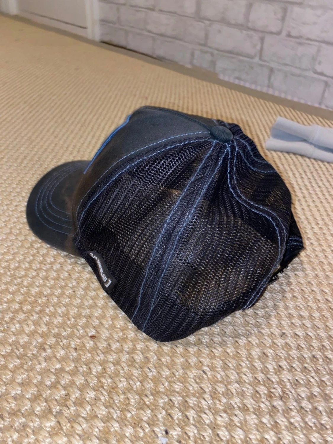 Svart truckerkeps med Dingo-tryck - 1