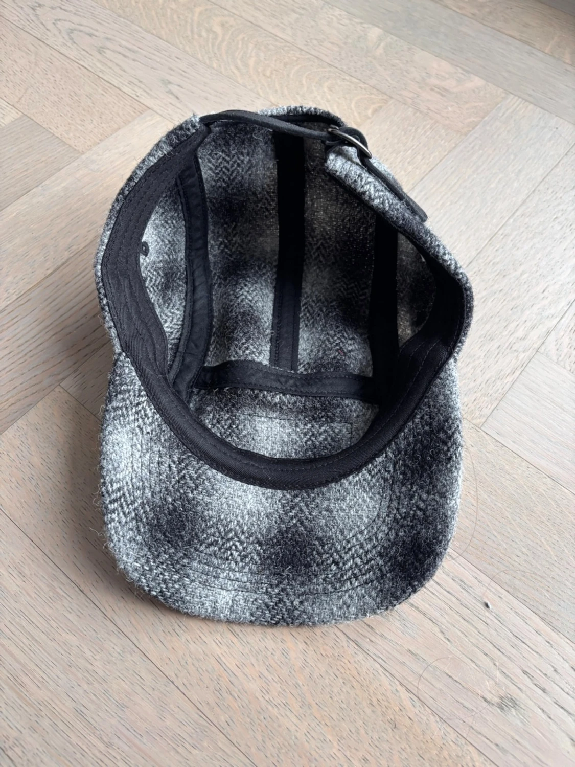 Supreme x Harris Tweed keps - 1