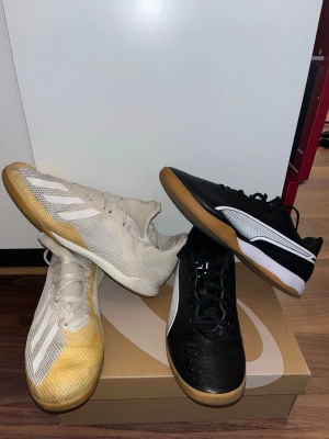 Adidas och Puma inomhusskor/futsal - Puma är i storlek 43 och är använda 5 gånger 450kr.       Adidas är i 44 och är slutna 300kr