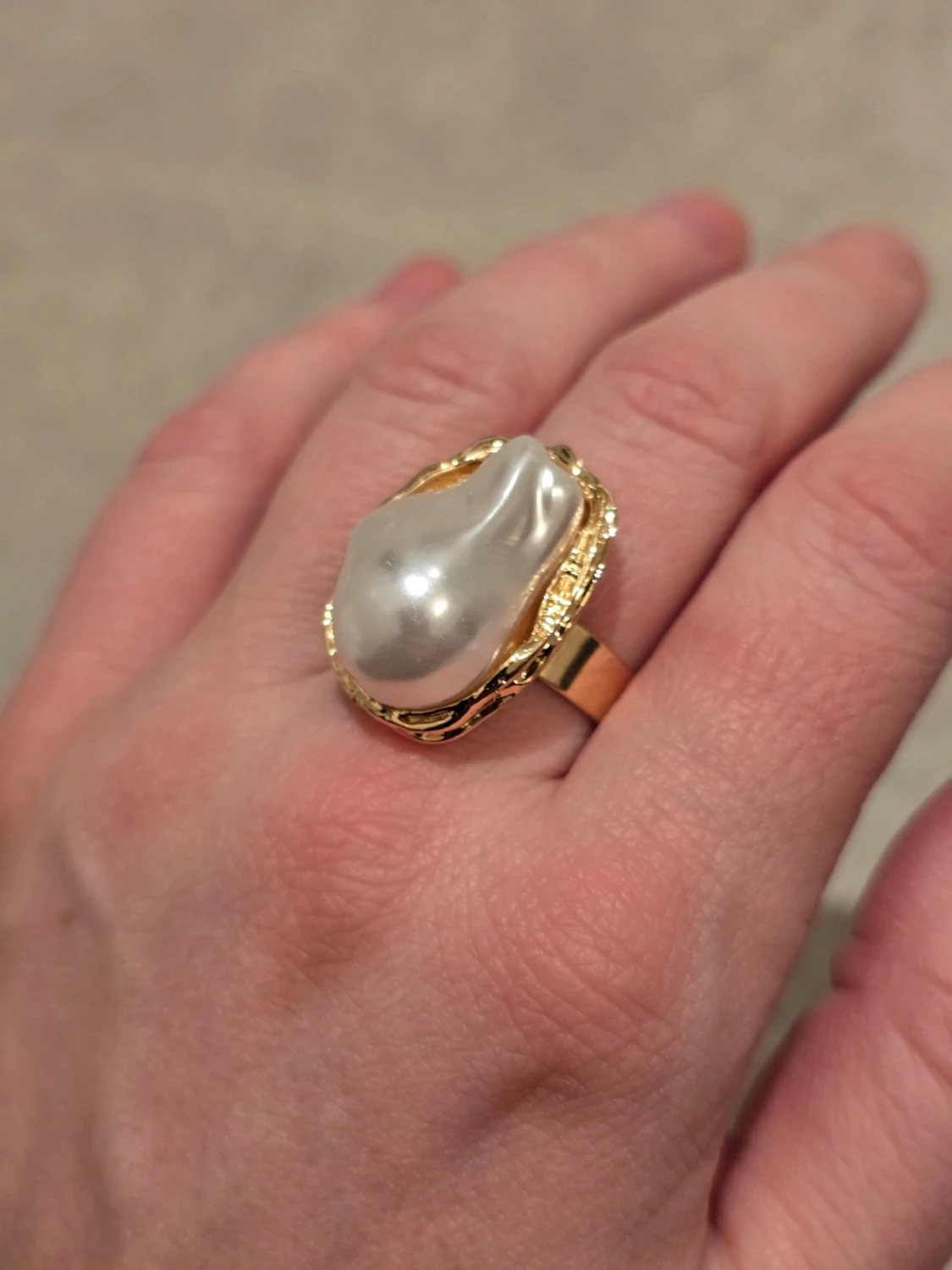 Statementring med stor pärldetalj - 2