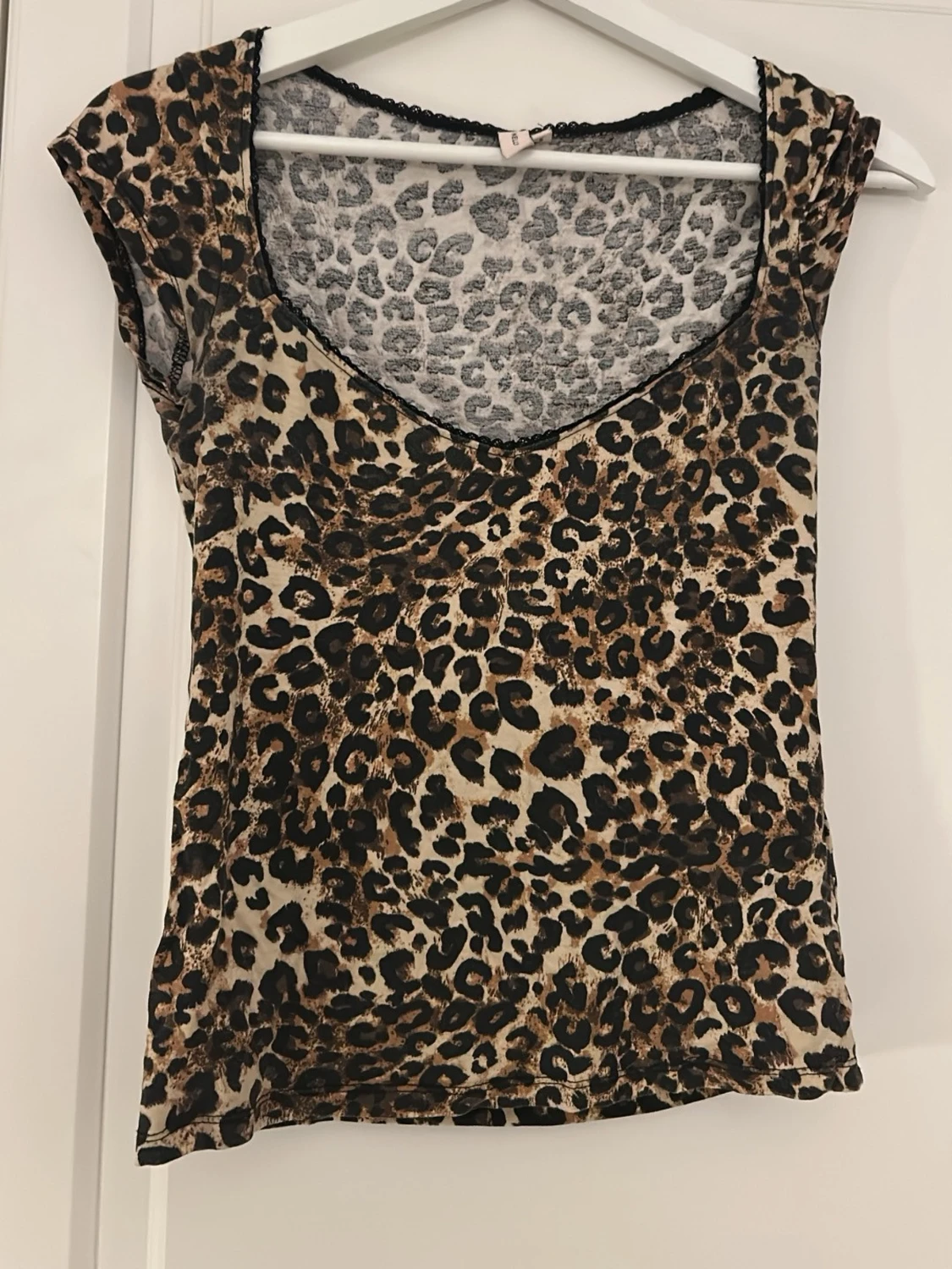 Leopardmönstrad topp  - 1