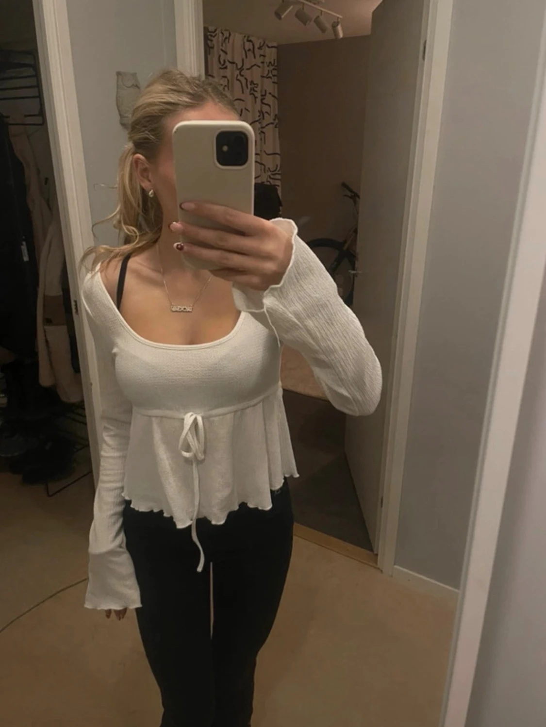 Vit blus från Nelly - 1