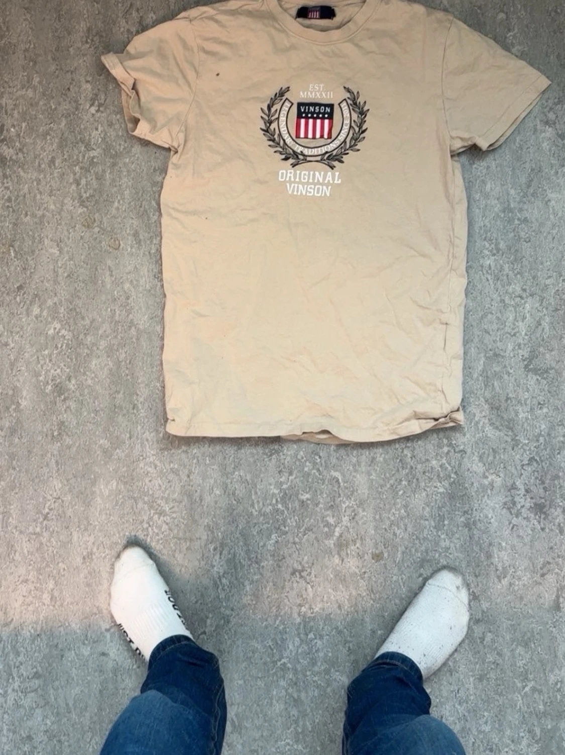 Beige t-shirt från Venson med tryck - 2