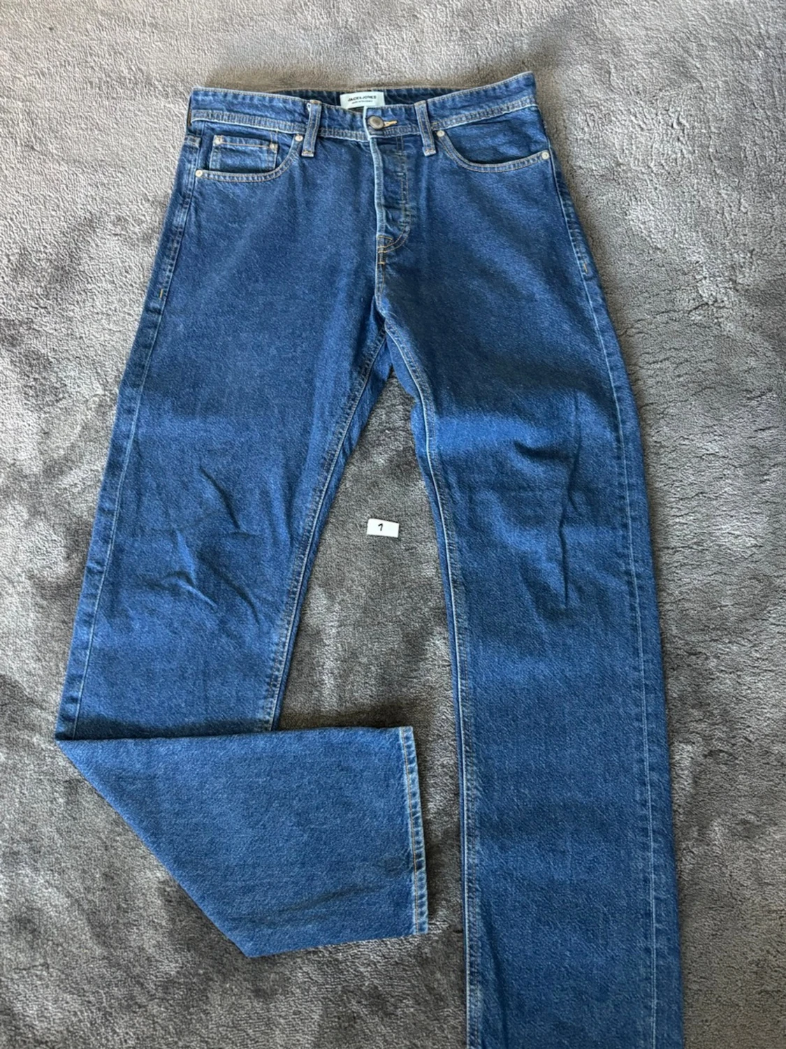 Blå raka jeans från Jack and Jones 