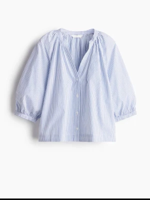 H&M blus - En blårandig blus från h&m, jättebra skick använd 1 gång. ❣️