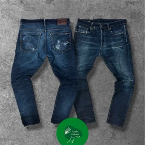 G-Star jeans slim fit - Säljer dessa jeansen från G-Star | ingen storlekslapp men tror W33 L32 | modell: 3301, slim fit | skick: 5/10, flera hål varav vissa är design (tror jag), flera fläckar som jag inte testat att ta bort | Skriv vid frågor, pris kan diskuteras vid snabb affär! 🙌