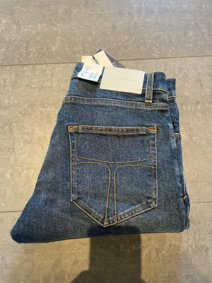 Tiger of Sweden nya jeans - Helt nya jeans ifrån tiger of Sweden med lapparna kvar på. Storlek w30 L32 och i modellen Pistolero. Kvitto kan visas privat