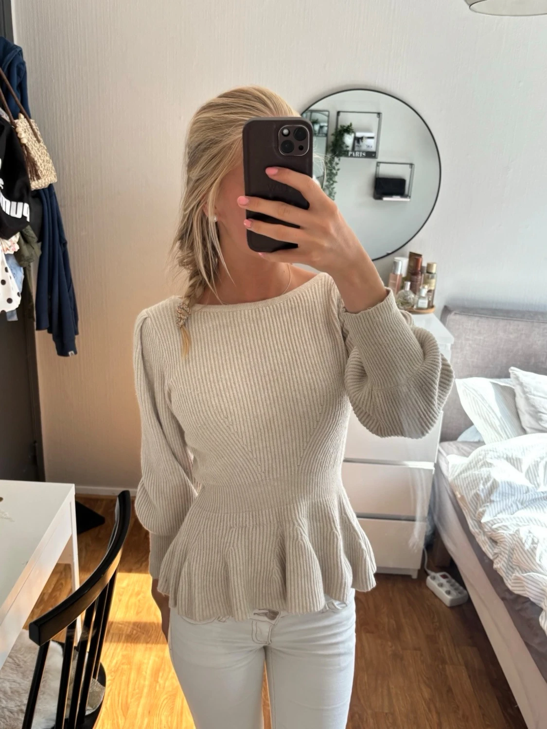 Beige peplumstickad tröja - 2