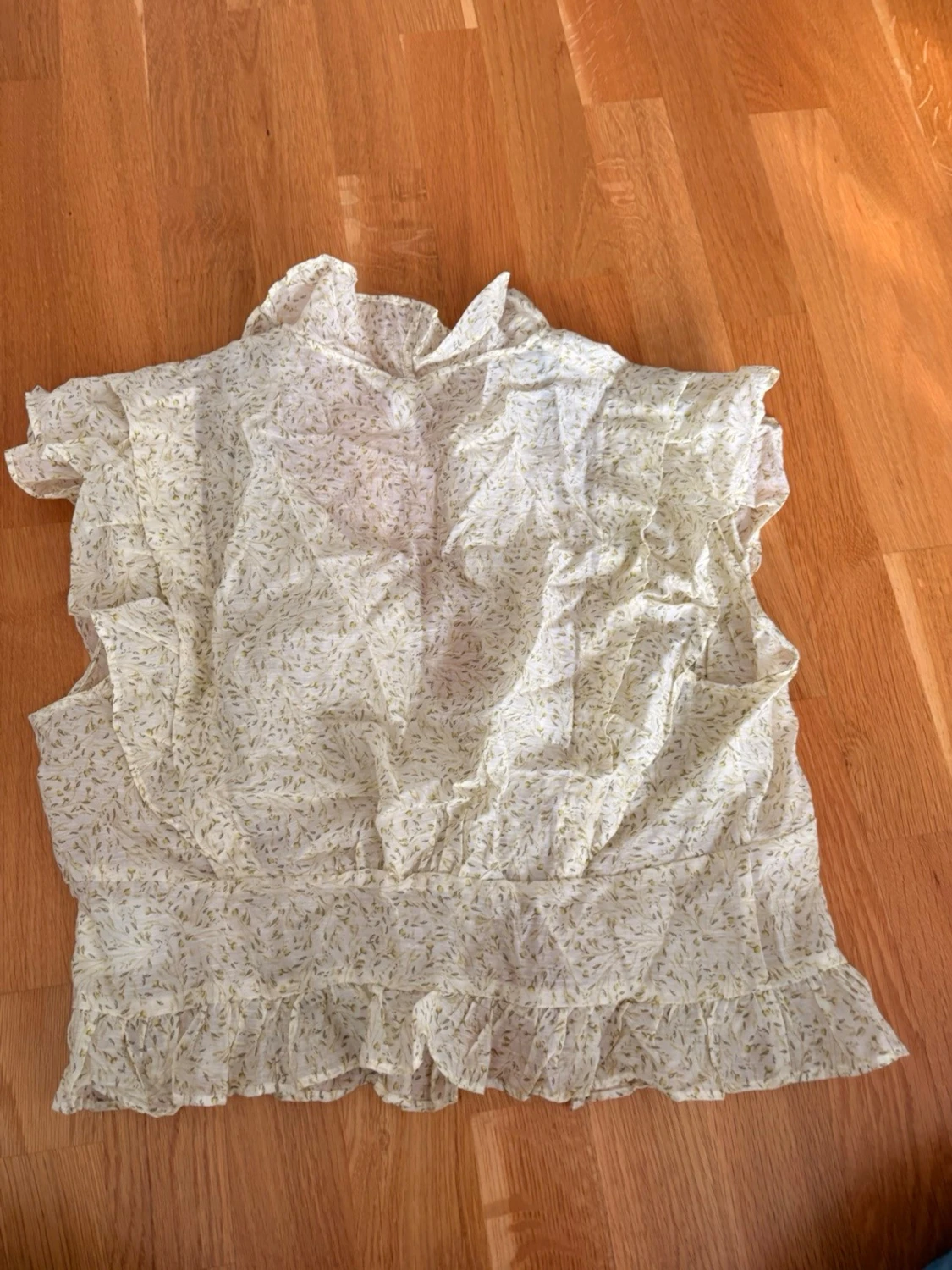 Blommig grön volangblus från H&M - 1
