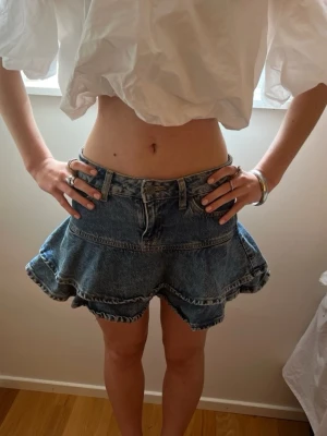 Jeanskjol volang - Grovt snygg jeanskjol med volanger