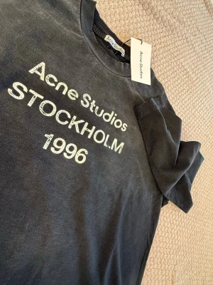 Acne studios longsleeve (Black/M) - Great condition, never worn. Same day shipping. Comes with the original bag. Feel free to ask questions. Come with good offers and price will be discussed;)