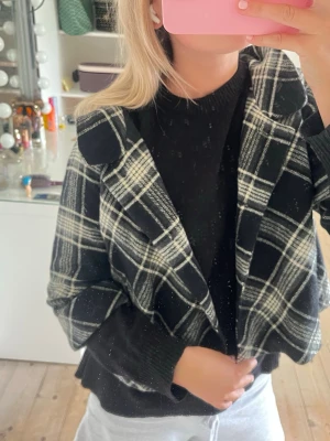Trekvartsärmad jacka  - Så fin!!
