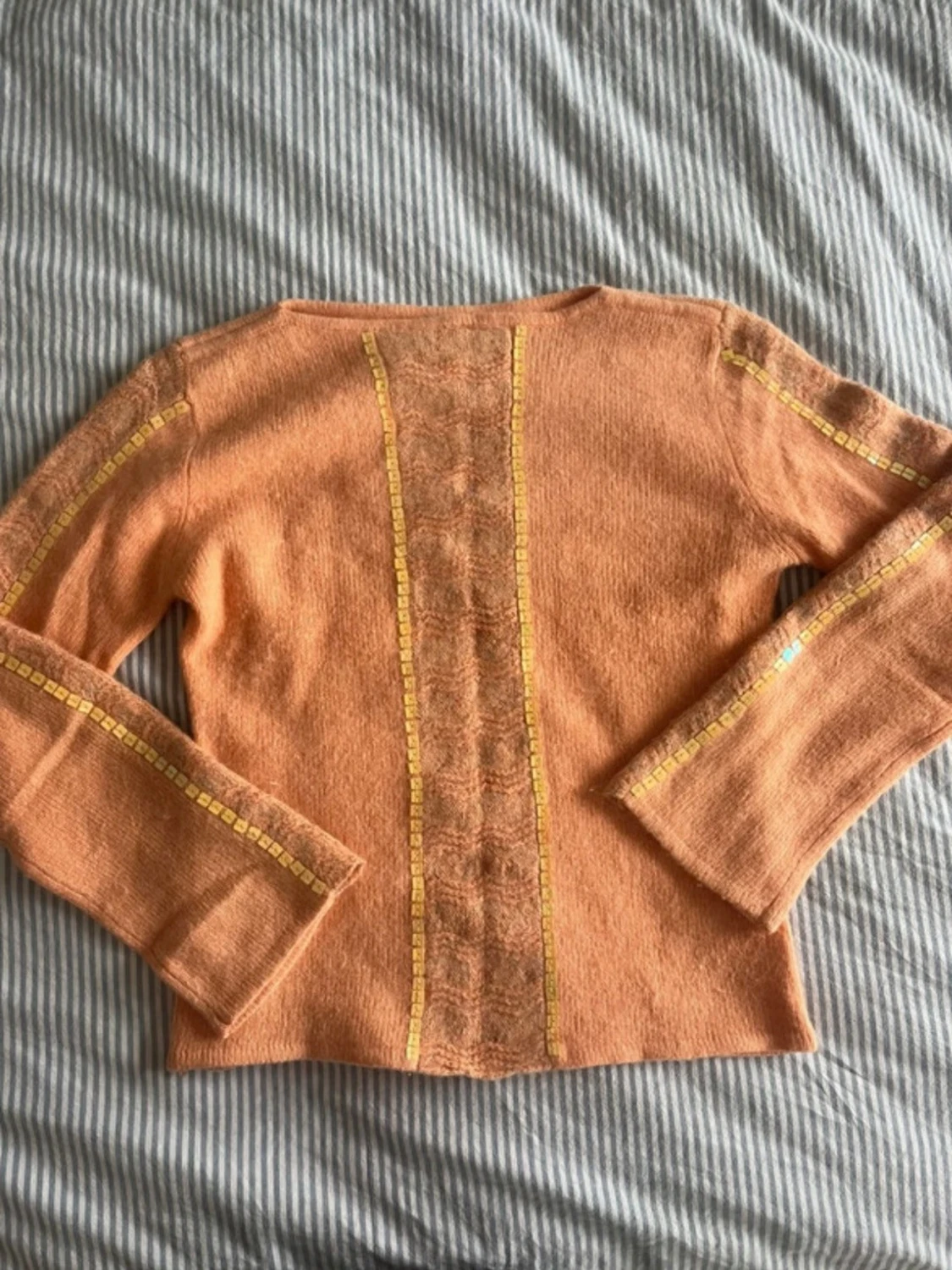 Ljus orange tröja  - 4