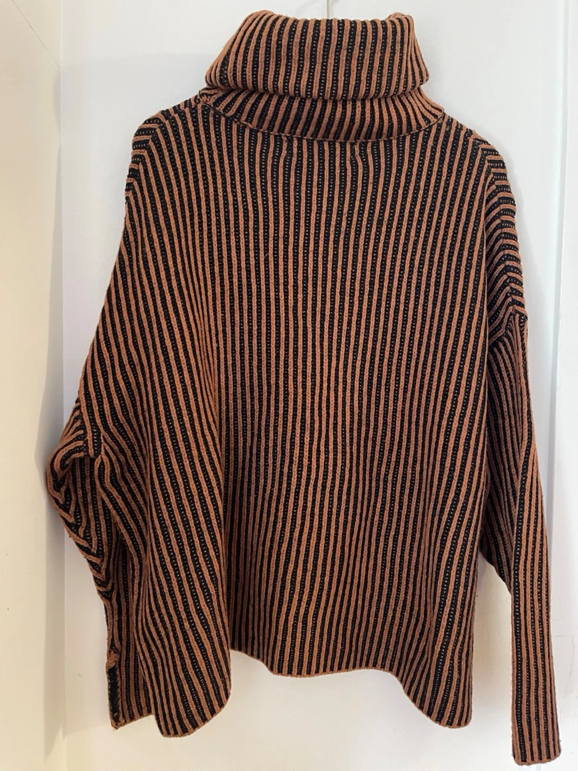 Stickad  polotröja  - 1