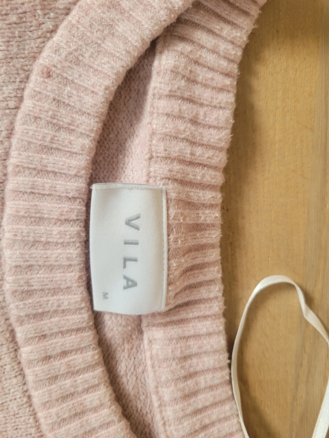 Ljusrosa stickad tröja från VILA - 1