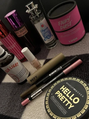 Allt för 400 - Allt på bilden endast testade förutom isadora läpp penna helt ny och skin light använd 80% 