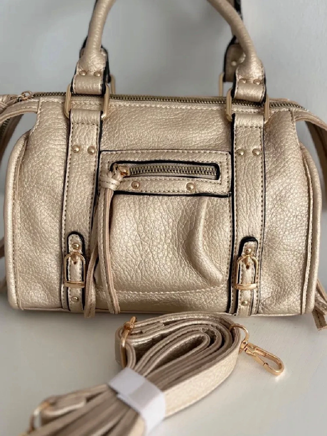 Skimrig beige handväska