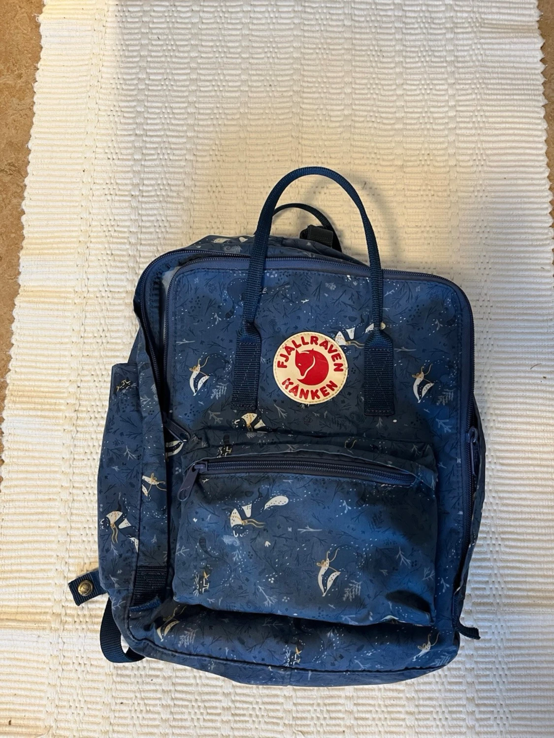 Blå Fjällräven Kånken ryggsäck mönstrad