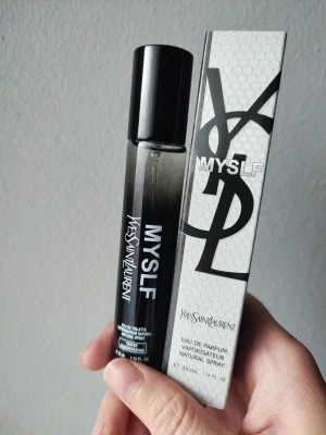 Yves Saint Laurent Myslf - Yves Saint Laurent Myslf Perfume. 33ml bottle. New! A great all year around fragrance. Felmärkt med edt på flaskan. Men detta är en EDP.