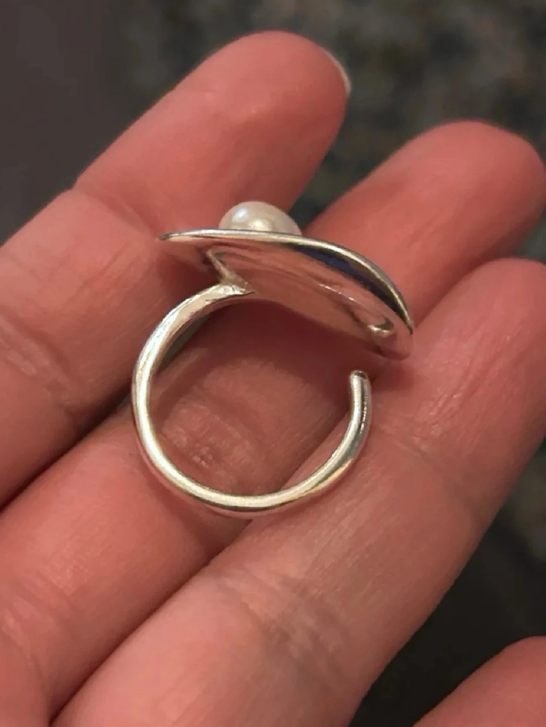 Silverring med pärldetalj - 2