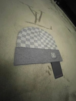 Mössa - Helt ny o fin
