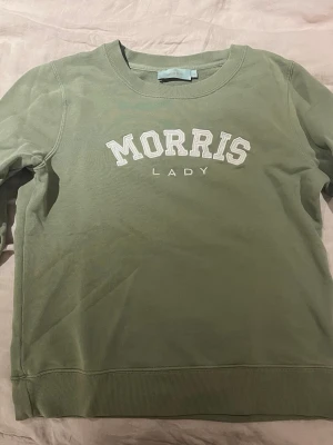 Morris Lady tröja - Säljer denna skit snygga tröjan från Morris lady som tyvärr är för lite för mig. Jag har inte användt den så många gånger så den är i bra skick. Skriv till mig om du har några frågor!🩷
