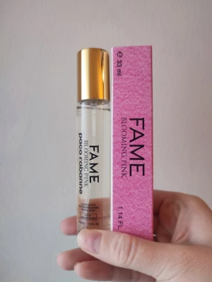 Paco Rabanne Blooming Pink - Paco Rabanne Blooming Pink Perfume. 33ml bottle. New! A great summer/spring fragrance.