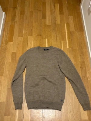 Stickad tröja - Snygg stickad tröja från matinique, bra skick och stilren. Storleken är XS men passar om man brukar ha S, bara lite tightare isåfall!