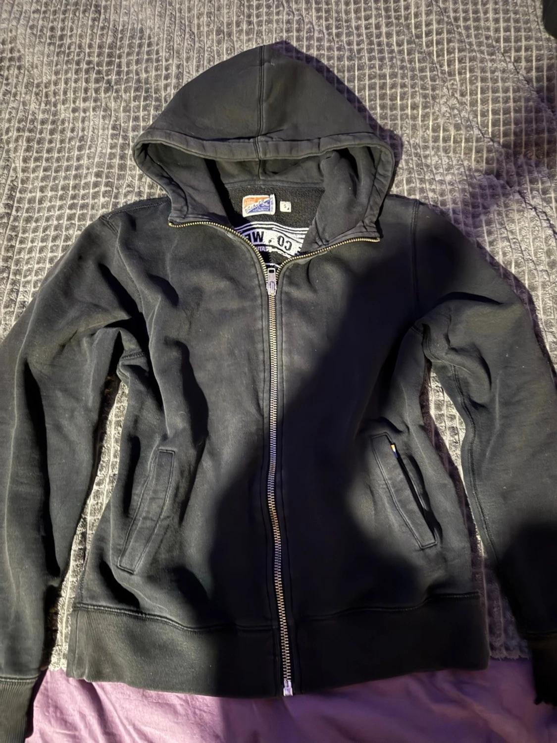Svart hoodie vailent dreaming in scandinavia - 1