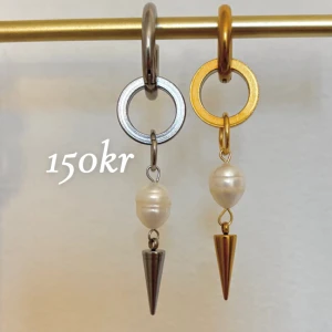 Chunky örhängen med pärlor och spikes - Par