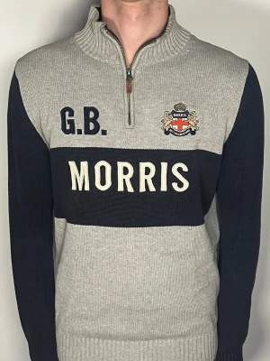 Morris halfzip - Säljer en riktigt snygg och trendig Morris halfzip i fint skick, storlek M, vid frågor är det bara att skriva //Gramenti