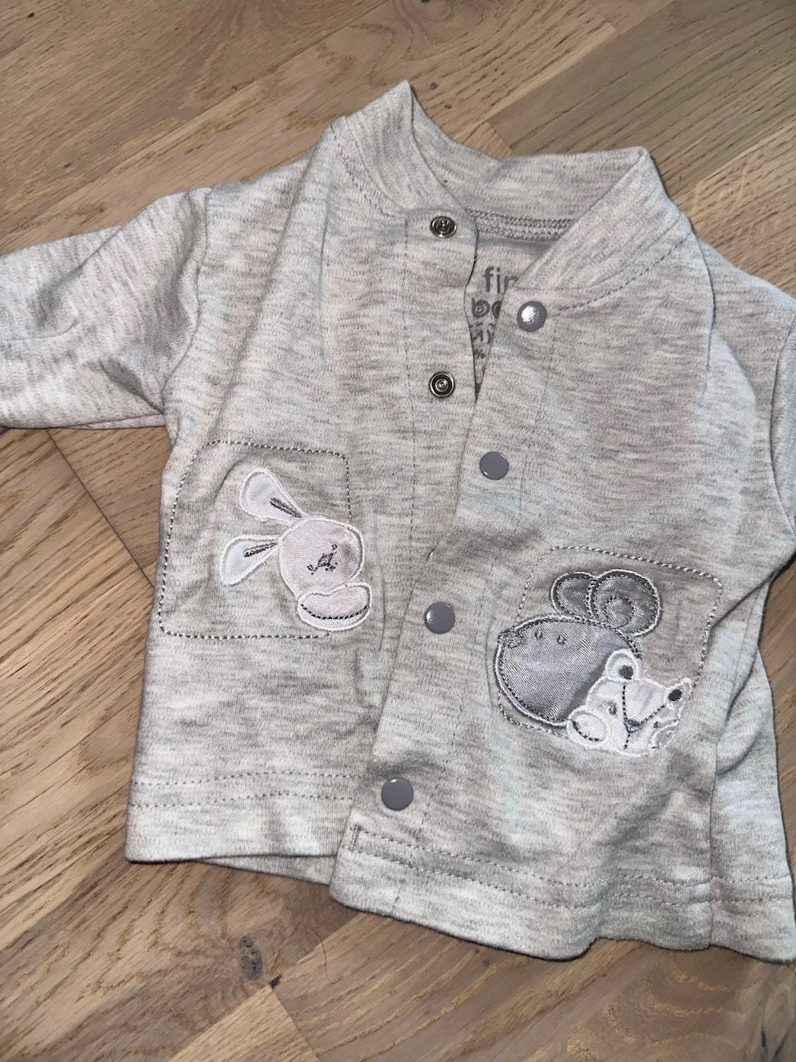 Grå babyjacka med djurmotiv - 1