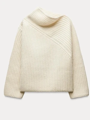 Tröja  - Storlek S från Zara, nypris är 859kr. Krämvit 