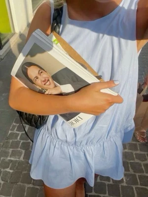 Blå zara klänning - Blå zara klänning / byxdress med öppen rygg