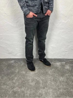 Replay jeans  - Ett par riktigt snygga jeans från Replay i storlek W34 L32 i modellen Anbbas 