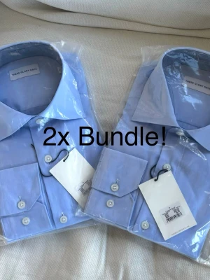 These glory days - skjort bundle - Kavaj/ en lite finare skjorta från These glory days. Skjortan är helt ny och tag sitter på när man köper. Aldrig använd skjorta. Nypris: 899kr styckpris   #brioni #loropiana #stenströms #ralphlauren #oscarjacobsson #roseandborn 