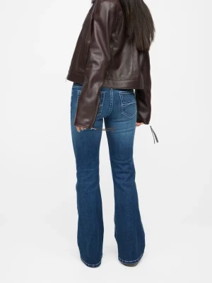 Lågmidjade bootcut jeans - Lågmidjade blåa bootcut jeans från bil bok. Använda fåtal gånger💕storlek xs, längd 32 (passar mig som är 171) Nypris 599