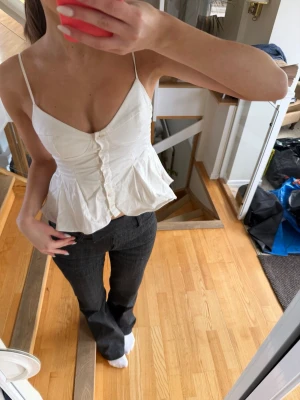 Vit korsett topp - Säljer pga att den är förliten för mig. Storlek xs - xxs ❣️