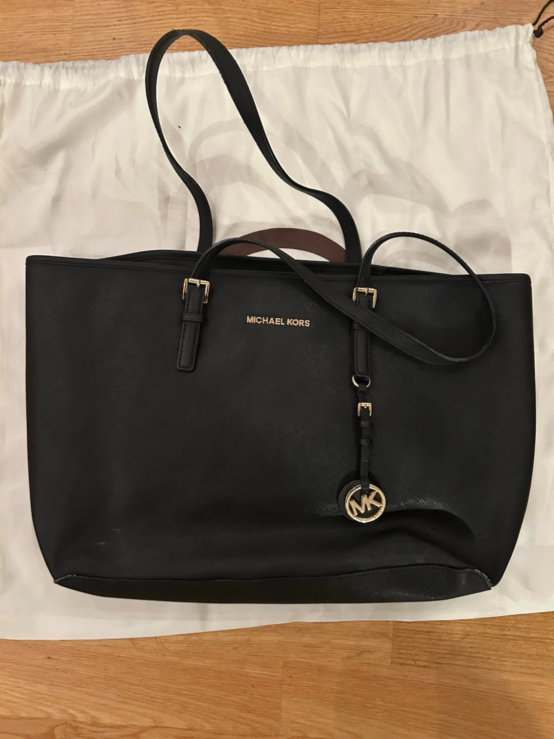 Svart Michael Kors handväska