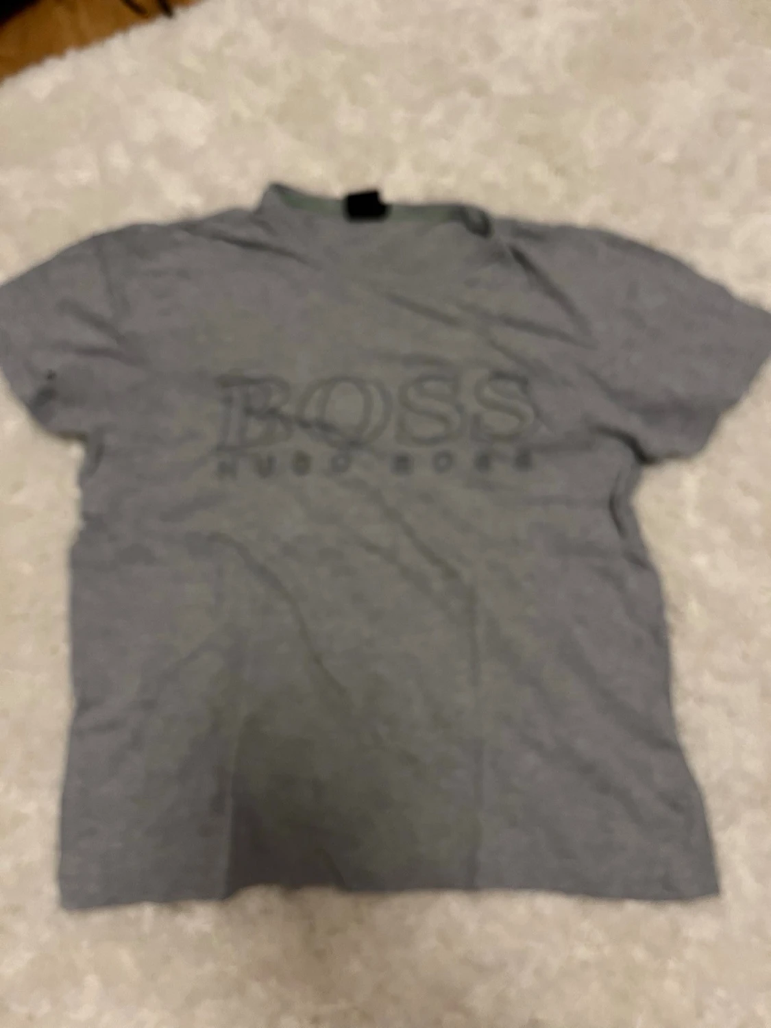 Grå Hugo Boss t-shirt med logga
