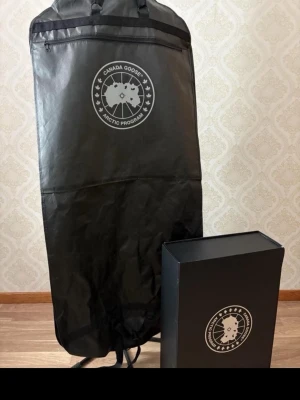 Äkta canada goose - För mer info skriv PM