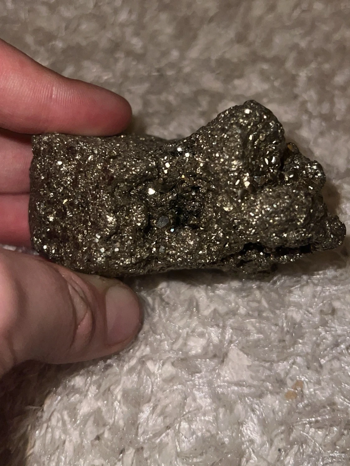 Glittrande pyritsten mineral - 1