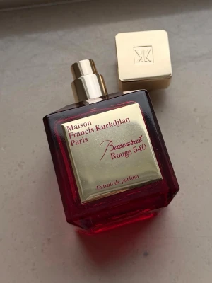 Maison Francis Kurkdjian Baccarat Rouge 540 - Baccarat Rouge 540 Extrait de parfum, 70 ml. Endast sprayat en gång.