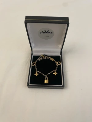 Armband i rostfrittstål  - Rostar inte, boxen på bilden ingår ej 🌸