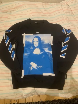 Off-White Mona Lisa sweatshirt svart/blå - Knappt använd. Inget kvitto då det är en gammal julklapp. Pris kan diskuteras